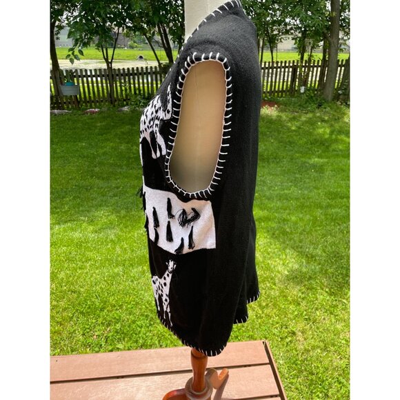 Victoria Woman 2X Black & White Animal Print Knit Vest With Embroidered Details - Picture 4 of 10